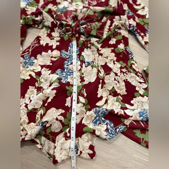 Milk & Honey Wine Floral Plunging Tie-Front Bell Sleeve Romper Size Small - Picture 14 of 16